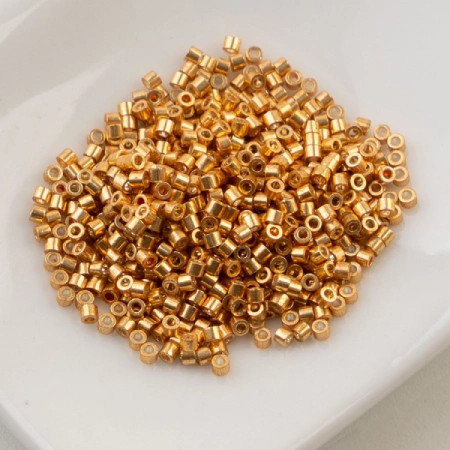 ELECTRO GOLD COAT Cylin Seed Beads 11/0