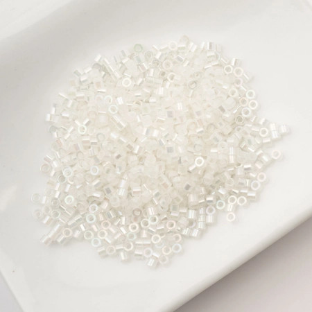 Cylin Seed Beads OFF WHITE AB 11/0